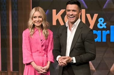 Kelly Ripa Reveals the Worst Zodiac Sign to Travel with and Husband Mark Consuelos Has Some Thoughts