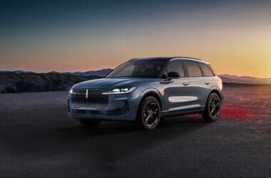 2027 Lincoln Corsair Keeps the Compact Luxury SUV Alive with a Standard Hybrid Powertrain